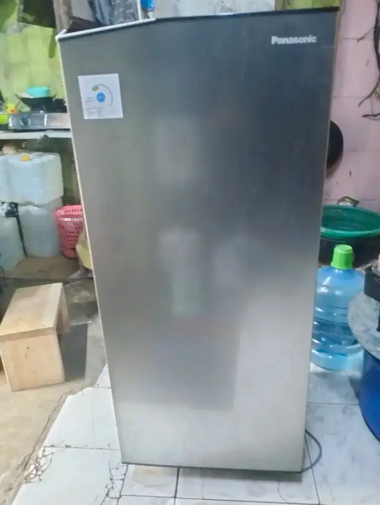 Kulkas satu pintu merek panasonic normal freezer beku