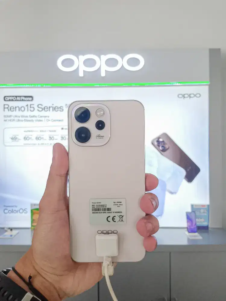OPPO Reno 15 Series kamera jernih & desain premium