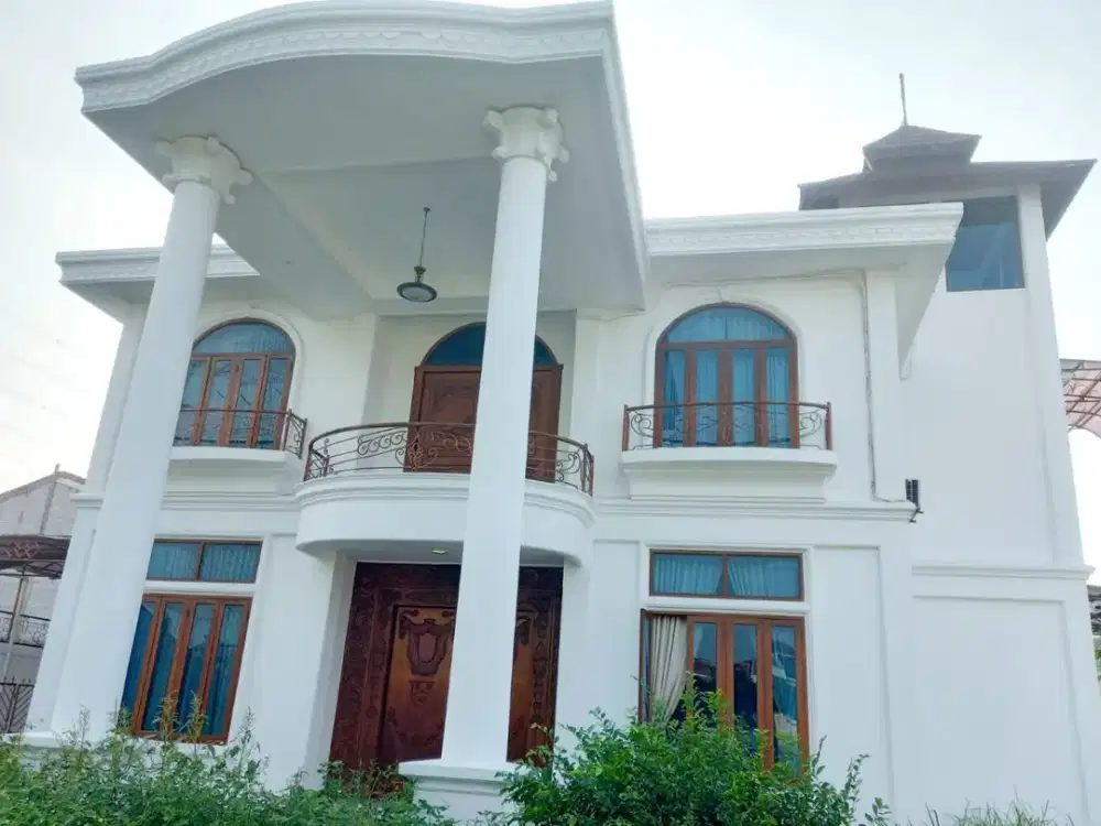 Rumah Mewah Super Luas di Pulogebang Cakung Jakarta Timur: 2 Bangunan & Parkir Sampai 15 Mobil