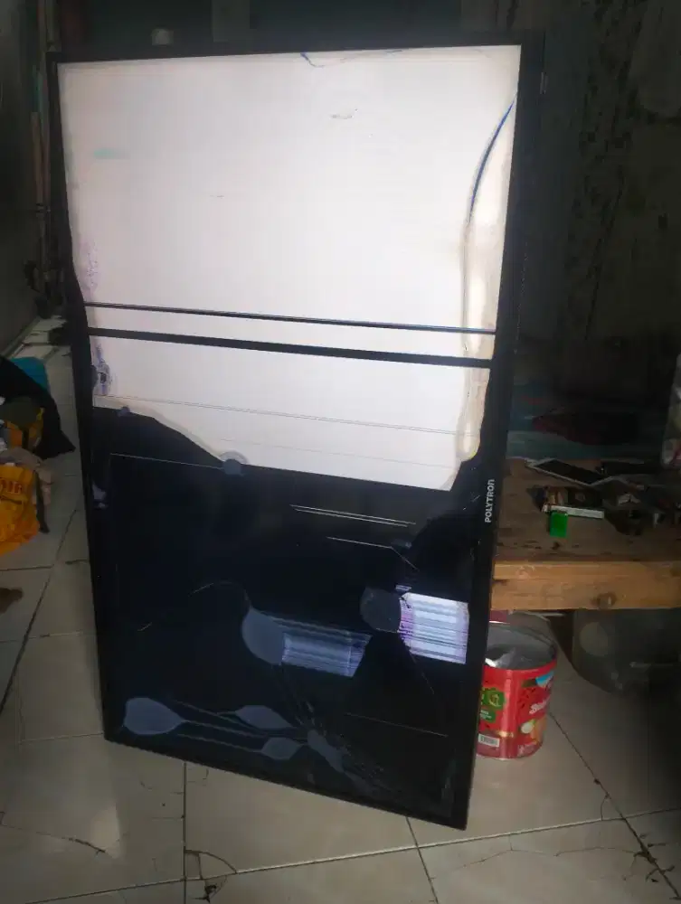 Tv Polytron PLD 43CV8869 mesin bagus minus lcd