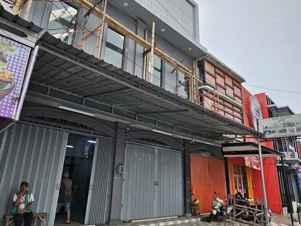 DIJUAL Ruko Terawat 2Lt Ada Area Parkir Siap Huni Lokasi di Jalan Utama Cocok untuk Kantor Pusat atau Klinik Dekat Pusat Kota dan Kampus di Lowokwaru