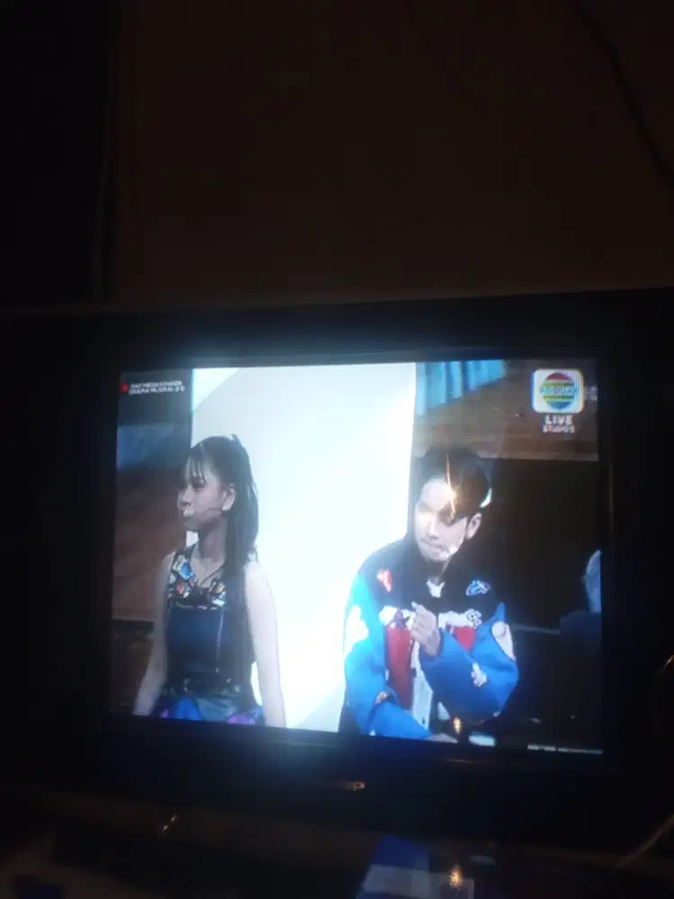 Jual tv Sharp layar slim Alexander 21 in  bgus siap pake
