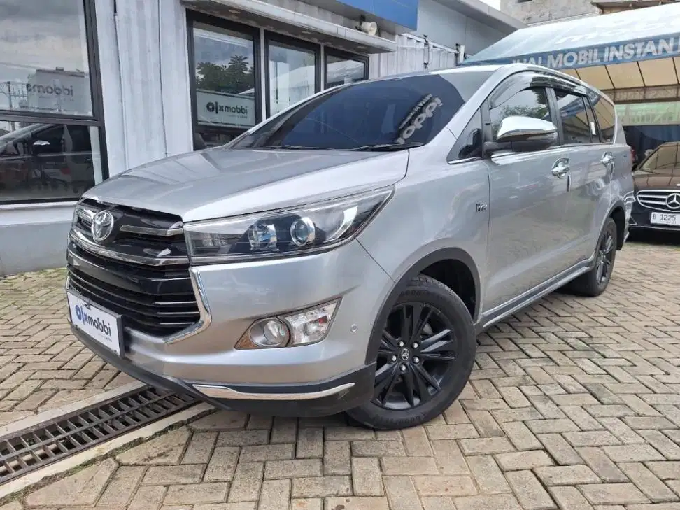 DP RENDAH Toyota Kijang Innova 2.0 Venturer Bensin-AT 2019 FNBS
