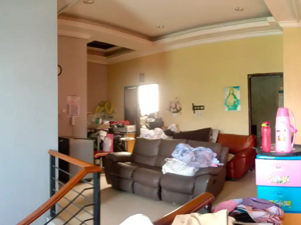 Rumah 2 Lantai LT 179 m² di Metland Ujung Menteng – Nyaman dan Asri