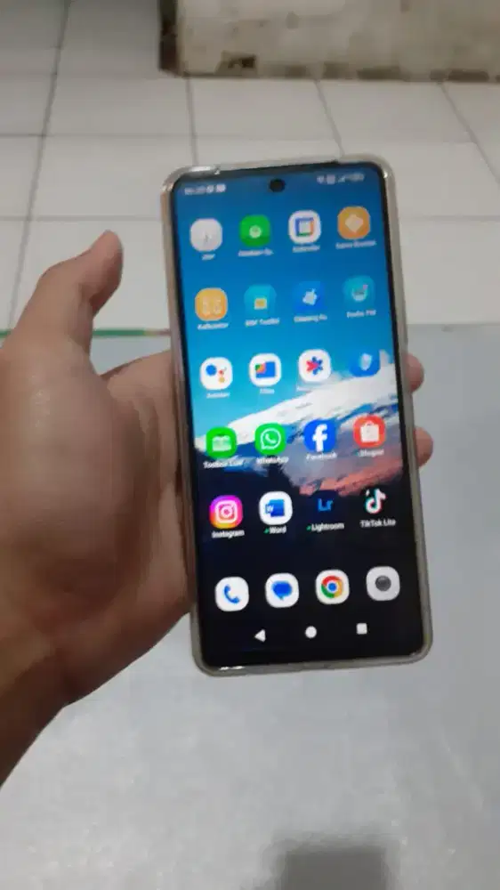 Advan X1 RAM 8 GB / ROM 128 GB
