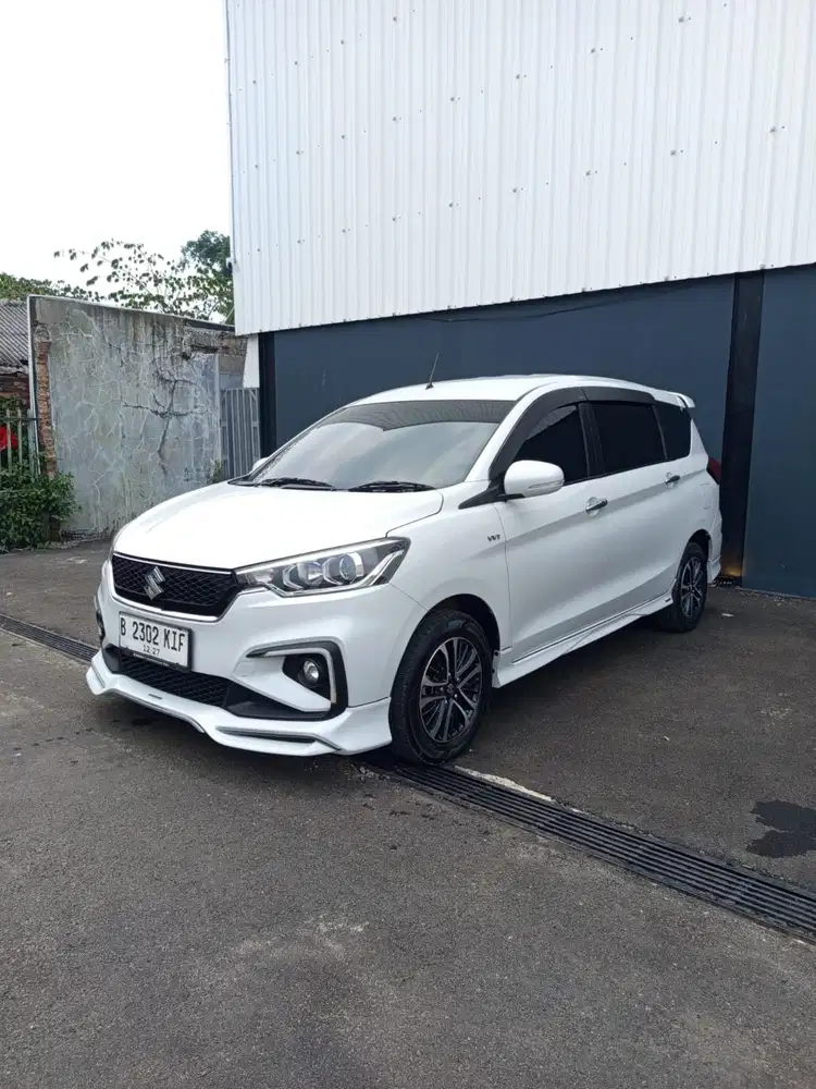 SUZUKI ERTIGA GT SPORT MATIC 2022 PUTIH
