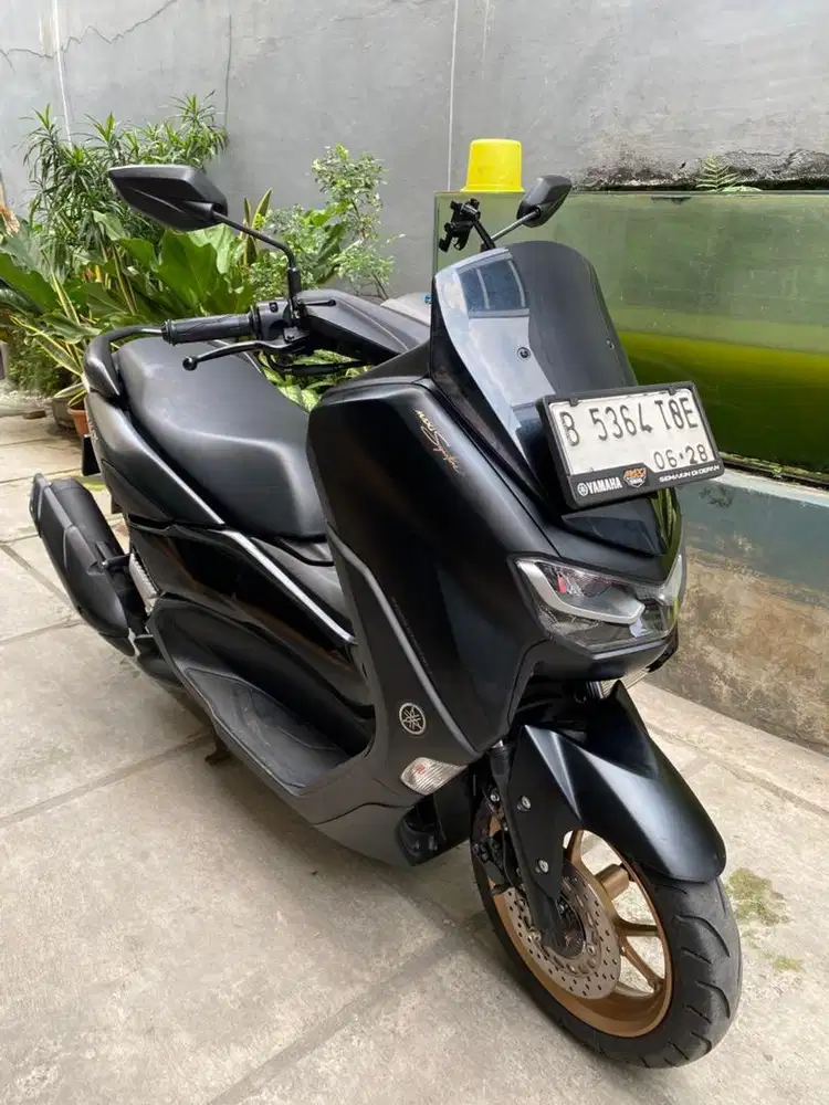 YAMAHA NMAX Non-ABS 2023 Warna Black Mate.