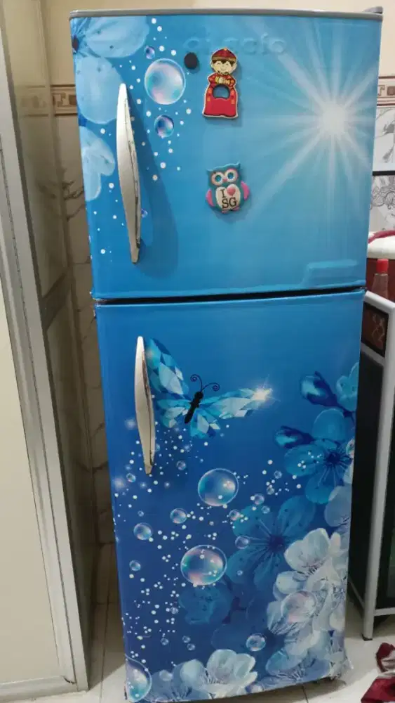 Kulkas 2 pintu masih kondisi bagus