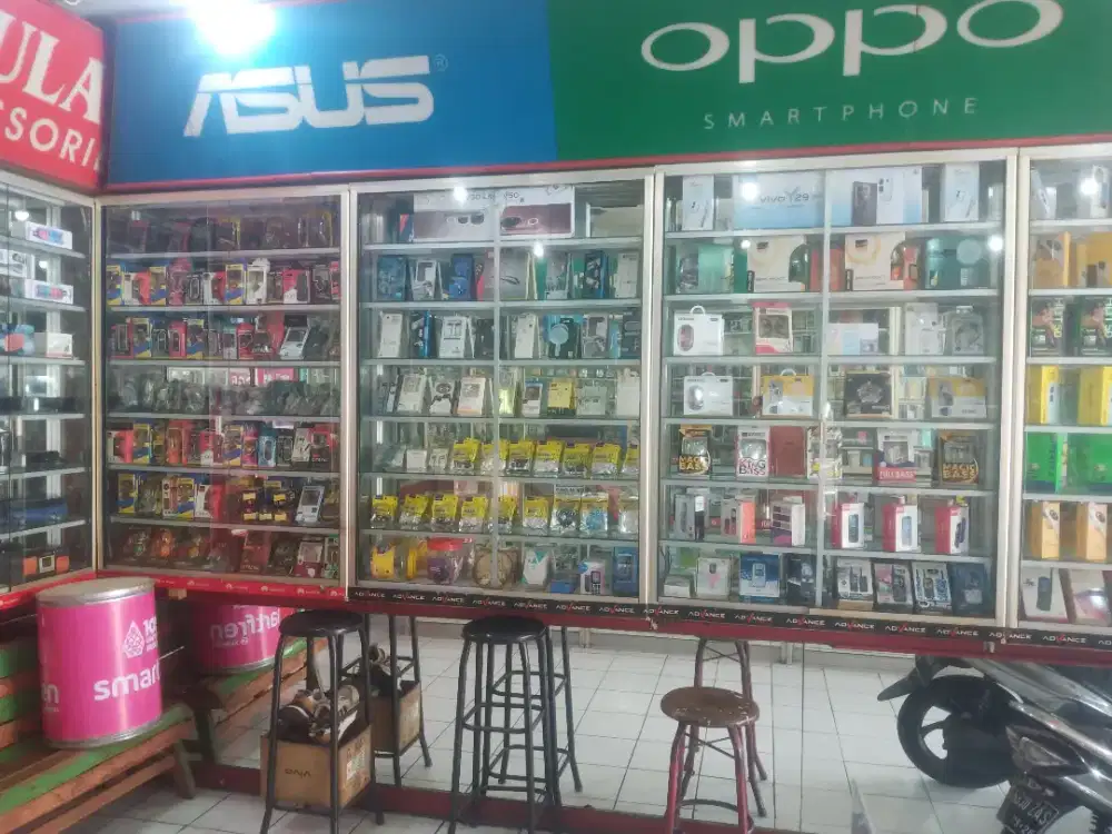 ETALASE DISPLAY DINDING SERBAGUNA