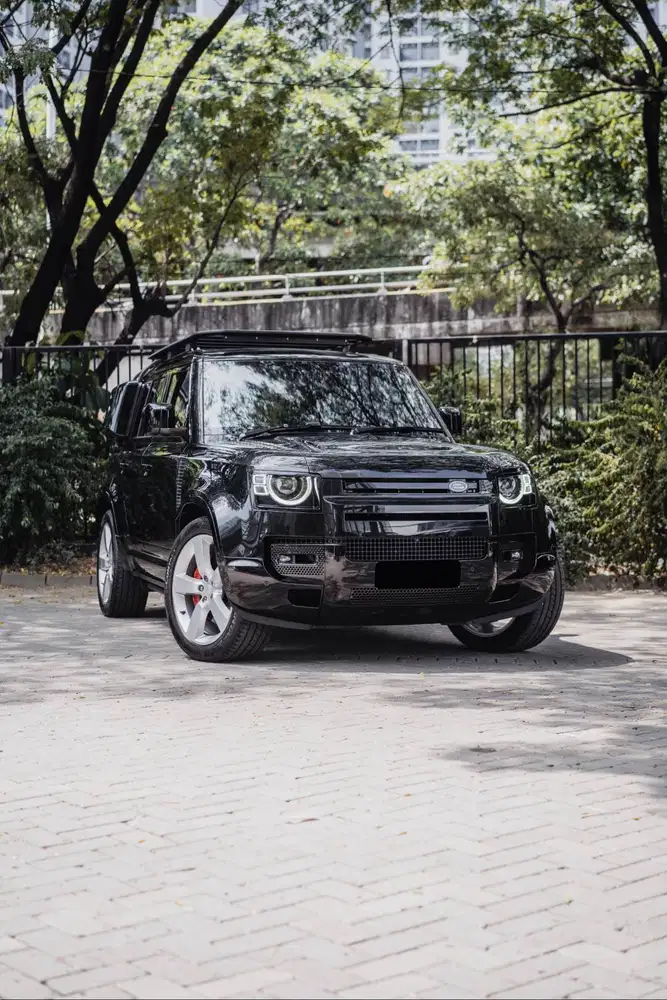 NIK 2024 Land Rover Defender 110 X P400 Black on Tan Interior