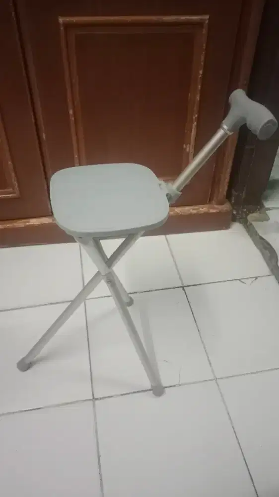 Tongkat duduk kursi lipat