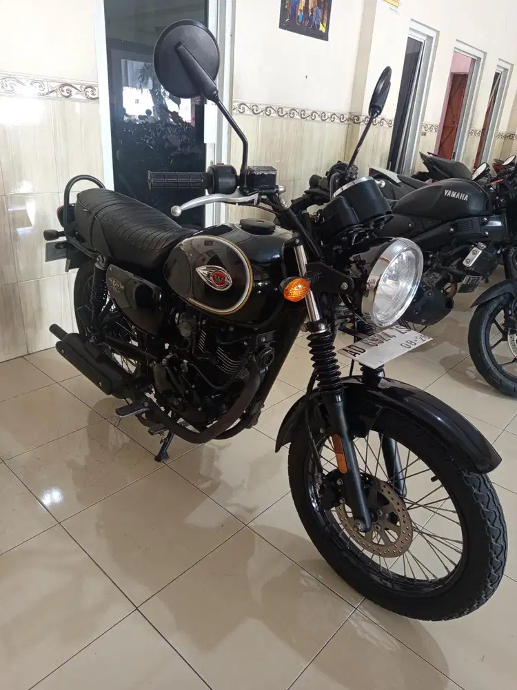 W 175 SE istimewa