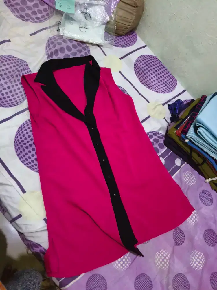 Baju Atasan Wanita