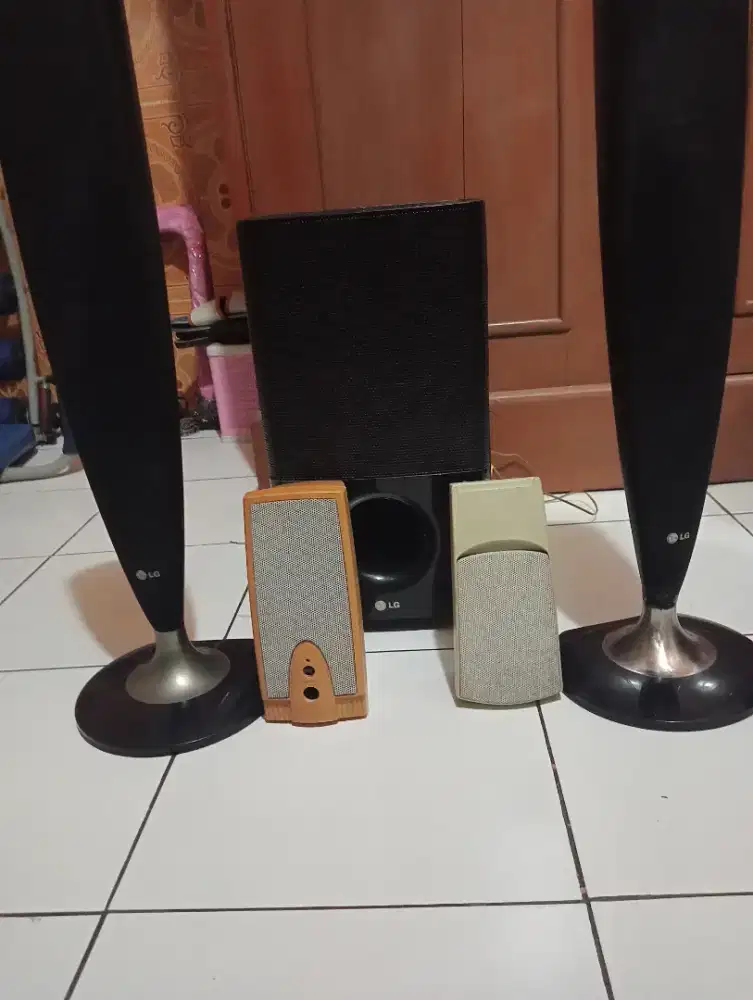 Subwoofer dan sepeaker tower
