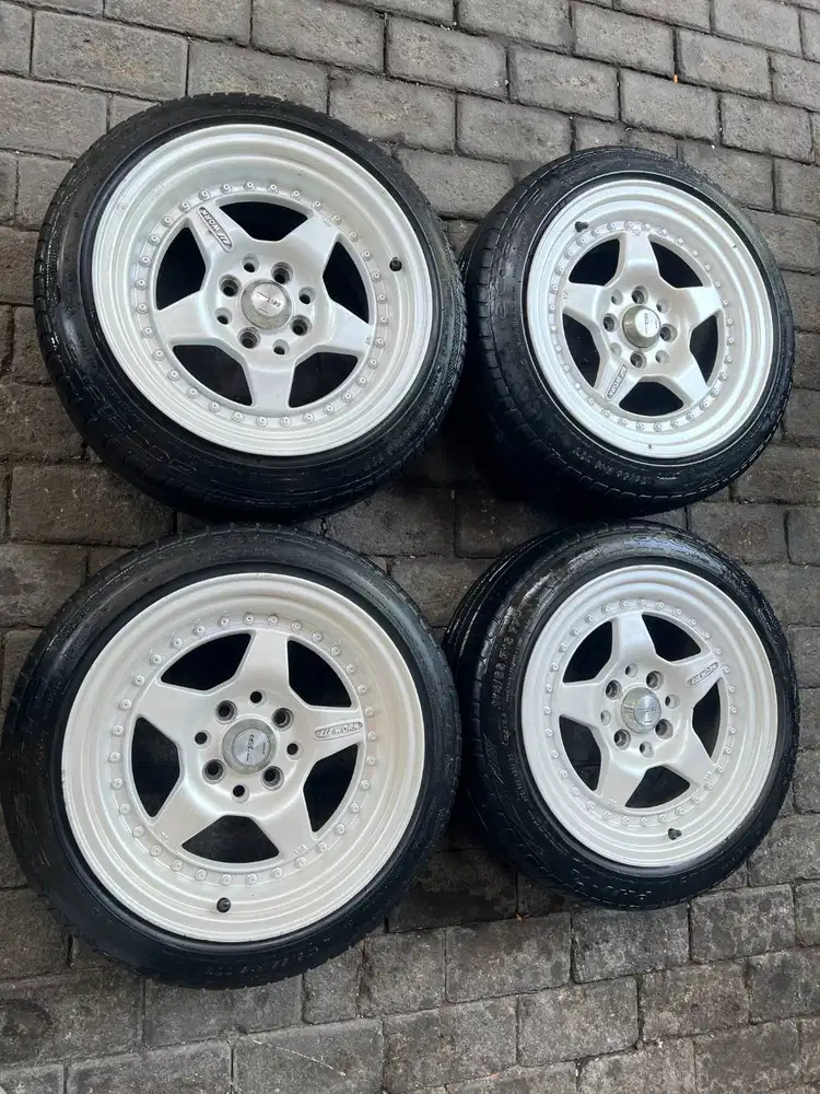 Velg R15 Agya Avanza Calya Sigra dll ban 175 55 lubang universal