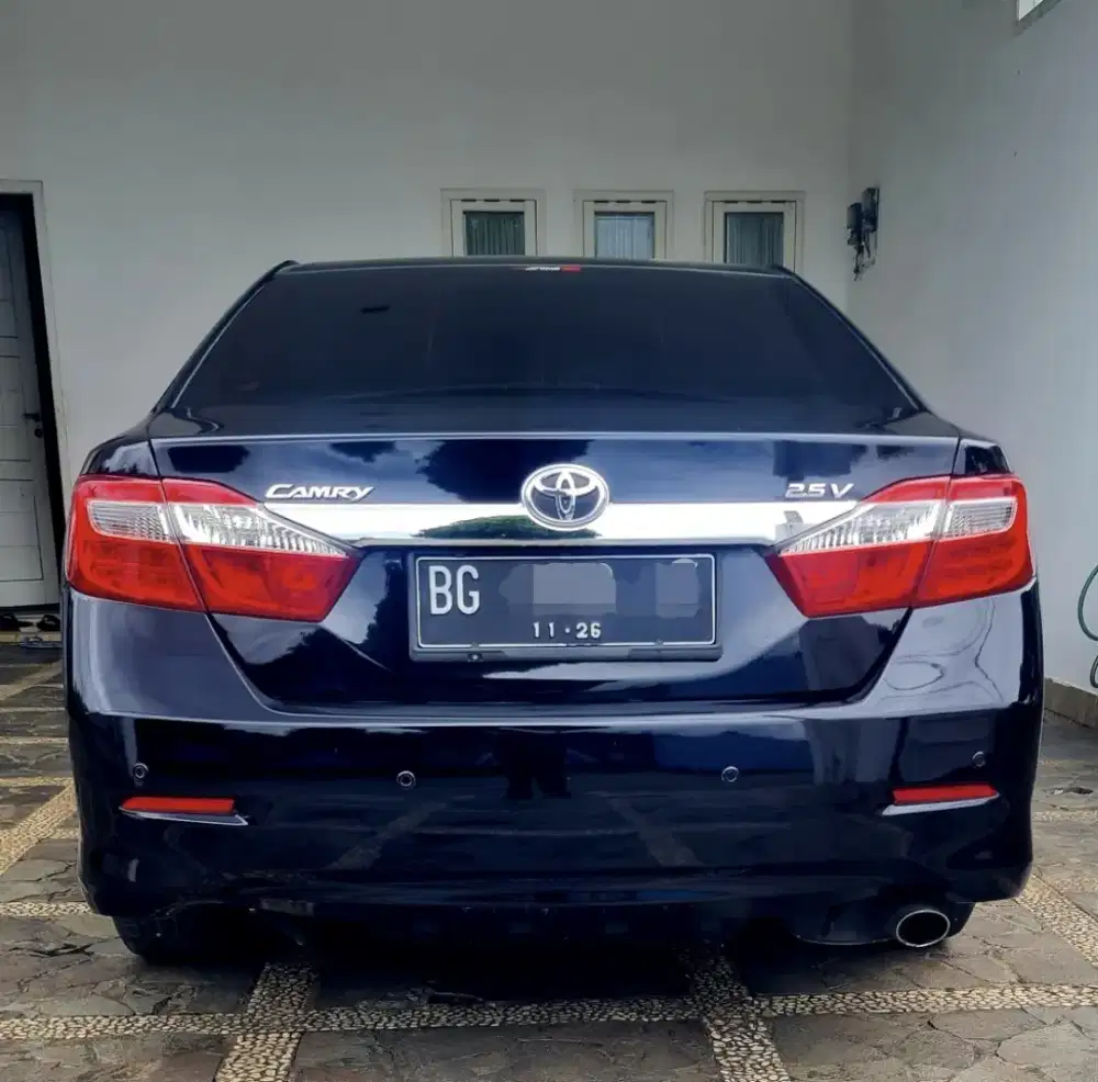 Pribadi Toyota Camry V AT
