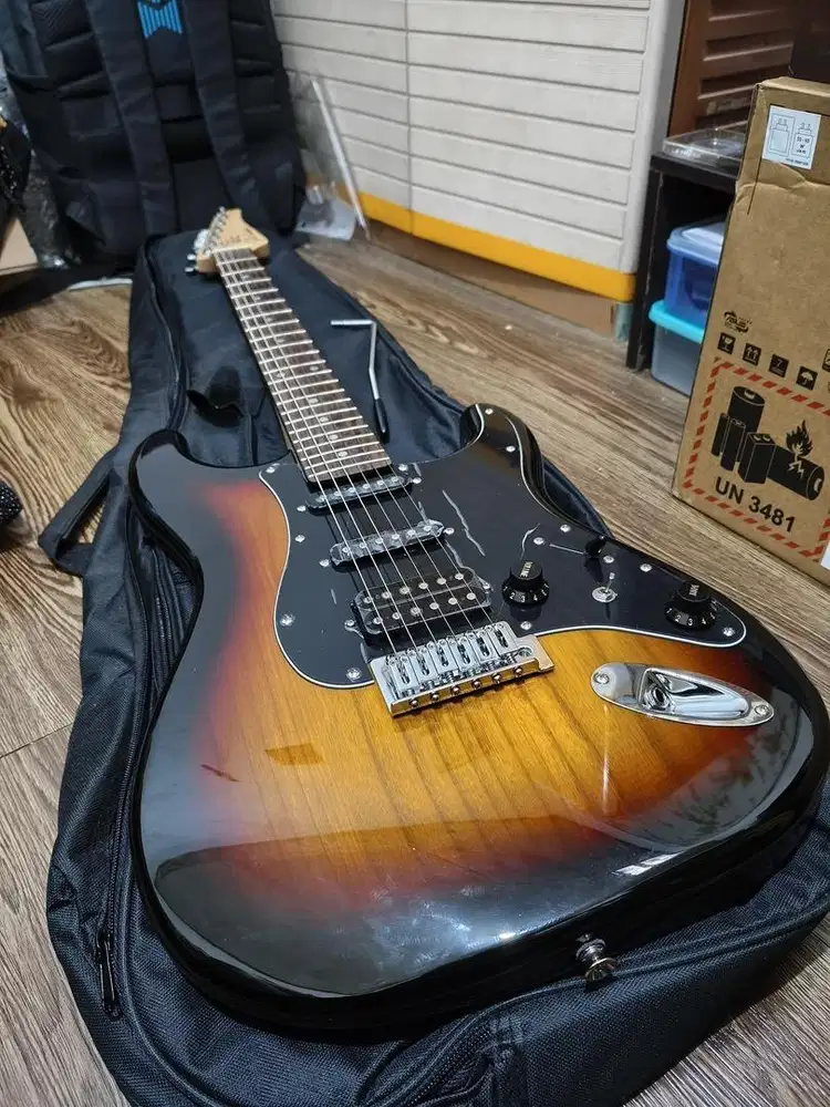 Gitar listrik elektrik slx hawk essential hss original made indonesia