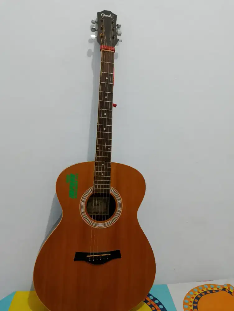 Gitar akustik grande