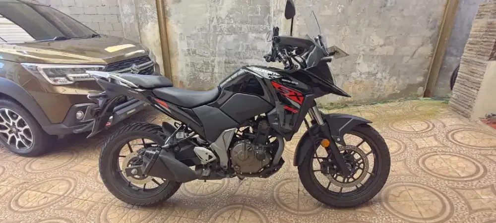 Suzuki V-Strom 250 SX Hitam