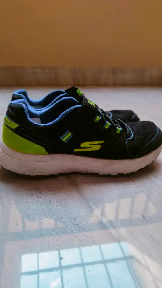 Sepatu anak sketchers