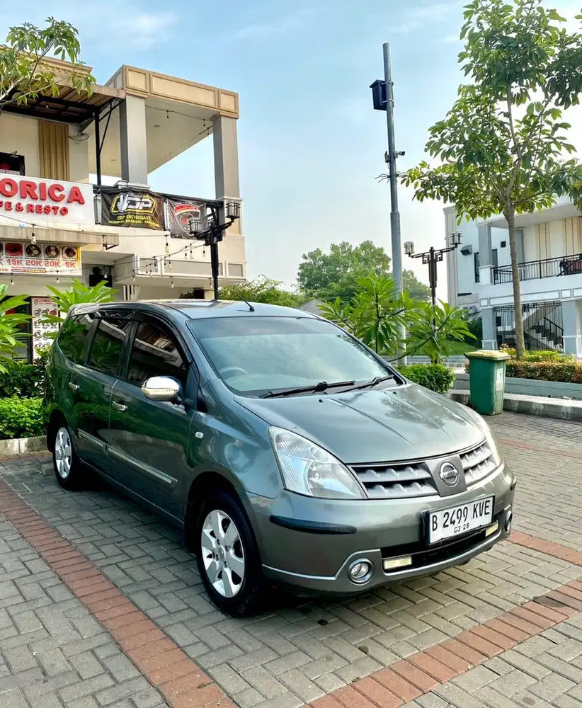 Nissan Grand Livina XV 2009 Super Istimewa Mulus