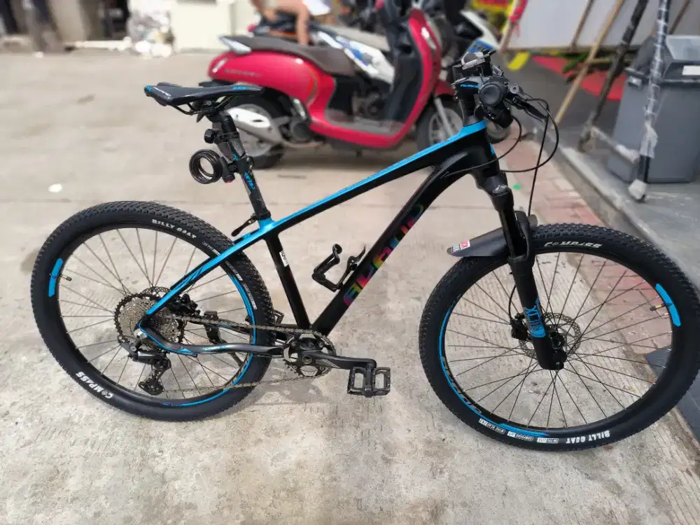 Jual united avand reigate