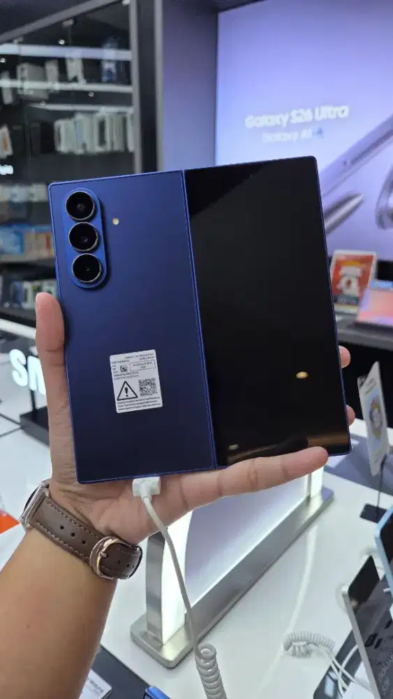 SAMSUNG GALAXY Z FOLD7 NEW!! FREE GALAXY TAB A11