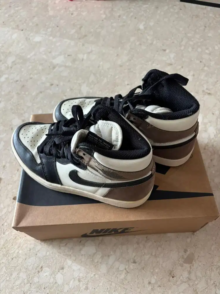 Di jual sepatu nike.