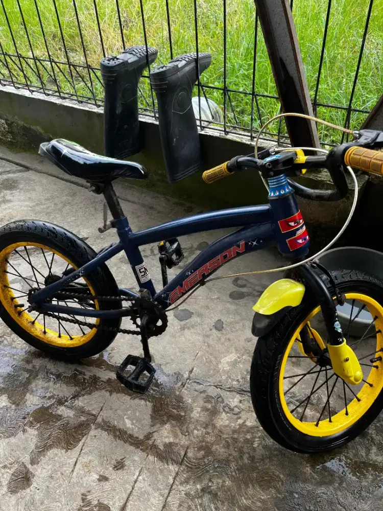 Sepeda BMX anak UK 16inc