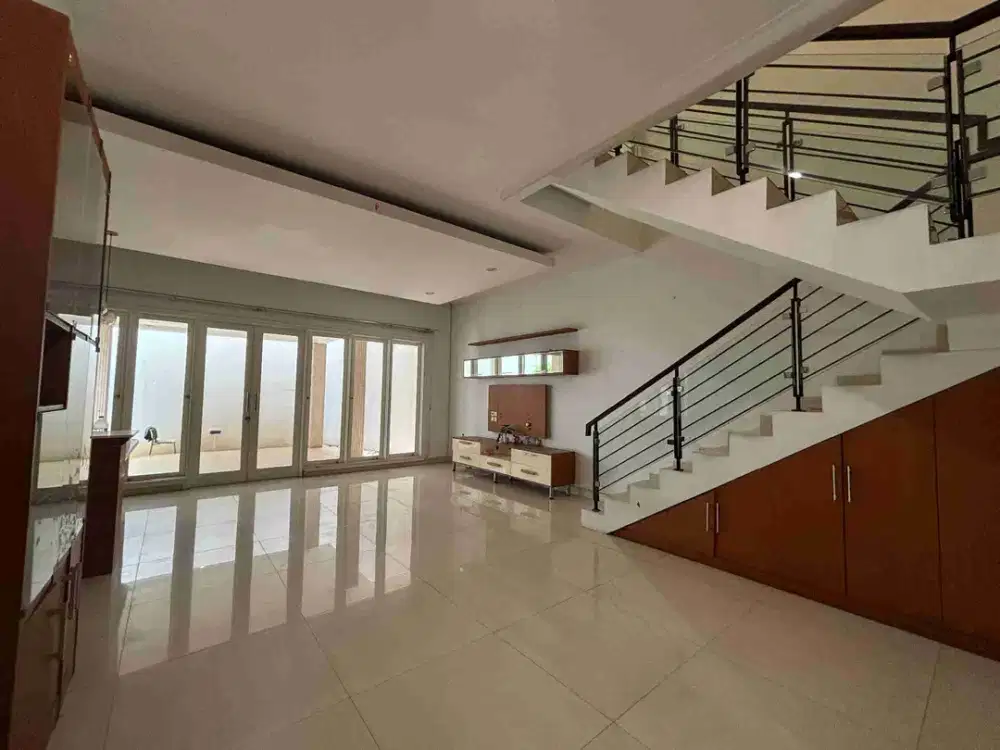 Rumah dijual alam sutera semi Furnished