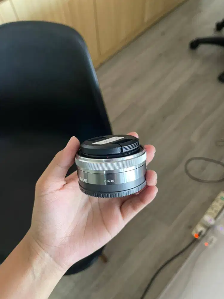 LENSA SONY E 16MM F2.8 SILVER