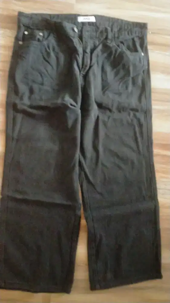 Jual cepat jeans JNSO PRIA ukuran 34 baru sekali pake semenjak beli