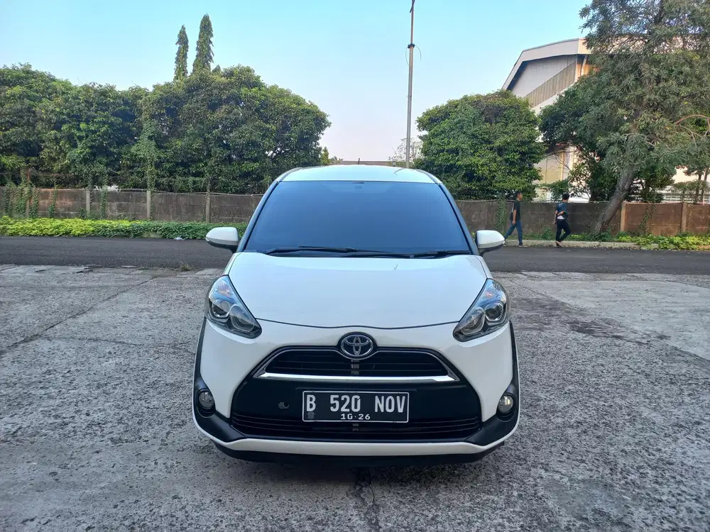 [MURAH] Toyota Sienta V AT 2016, Putih