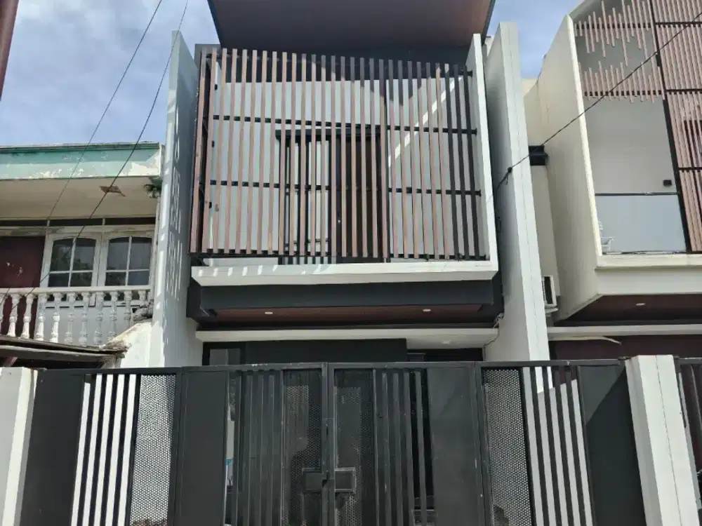 Dijual rumah baruk utara depan superindo merr