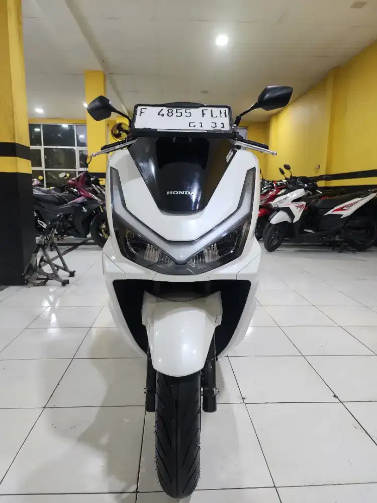 HONDA PCX 160 ABS 2026 WARNA PUTIH