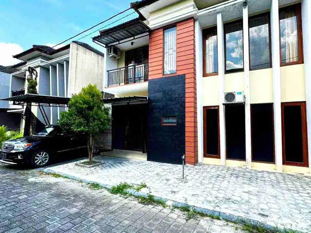 rumah mewah 2 lantai di perumahan cluster gajahan Colomadu