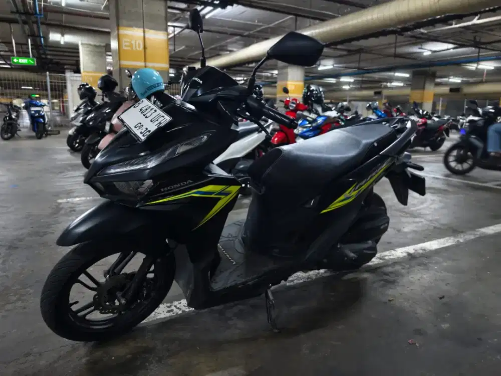 Minat Inbox segera di Jual Vario 125 CC warna Hitam irit bensin