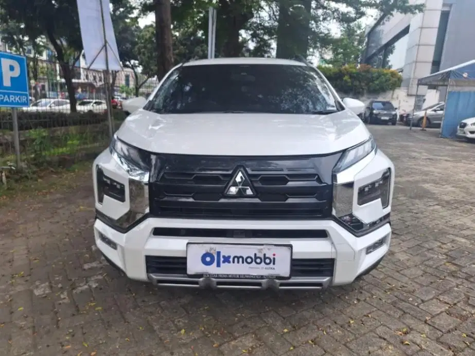 LOW DP Mitsubishi Xpander 1.5 Cross Premium Package Bensin-AT 2023 FBJ