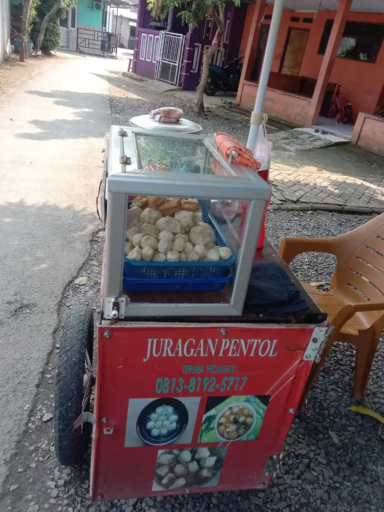 Karyawan pentol