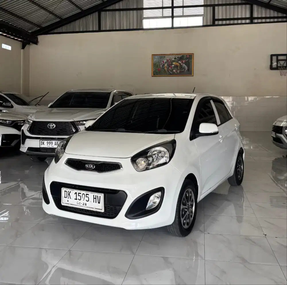 KIA PICANTO putih