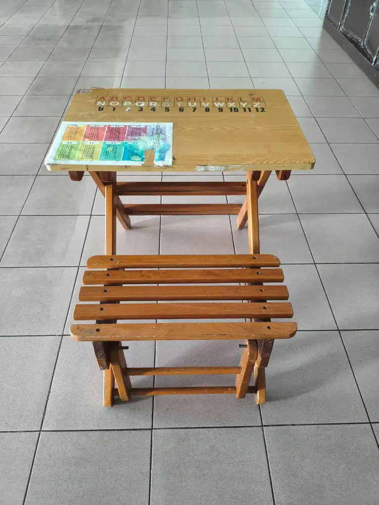 Meja Belajar Anak