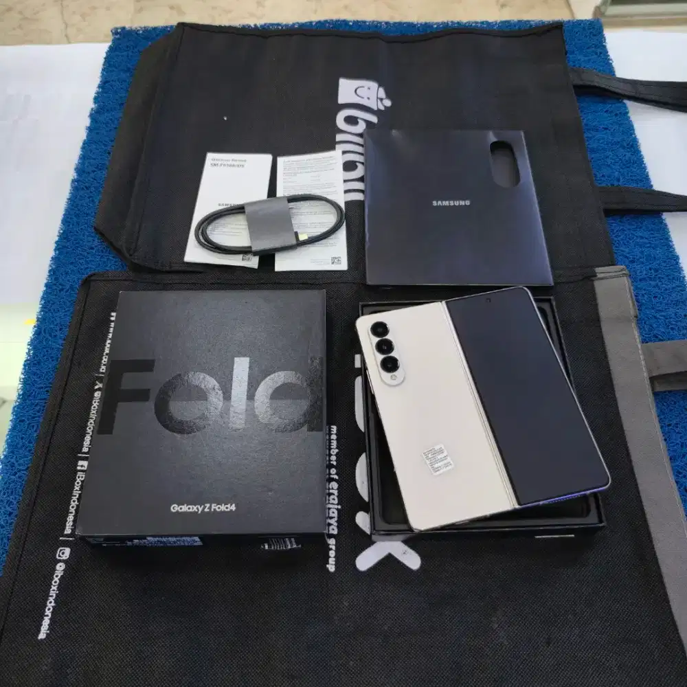 Samsung Galaxy Z Fold 4 12/512gb 99% like new Ex Grs resmi Sein