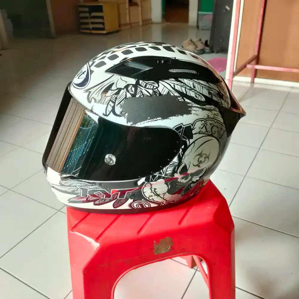 KYT RC7 White Skull