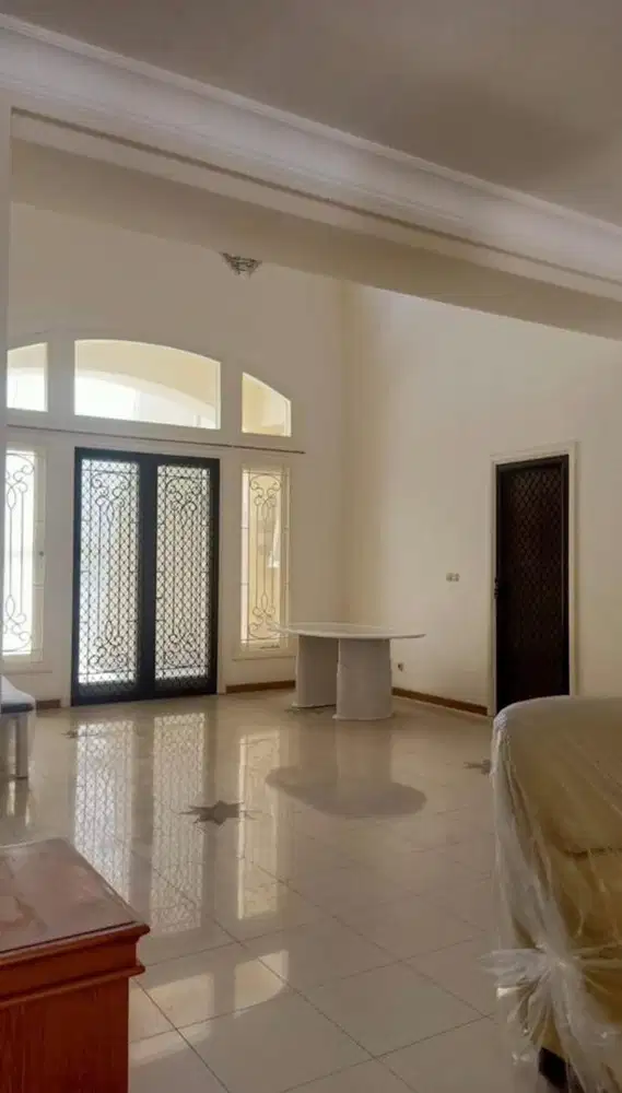 Disewakan Rumah Full Furnished Mulyosari