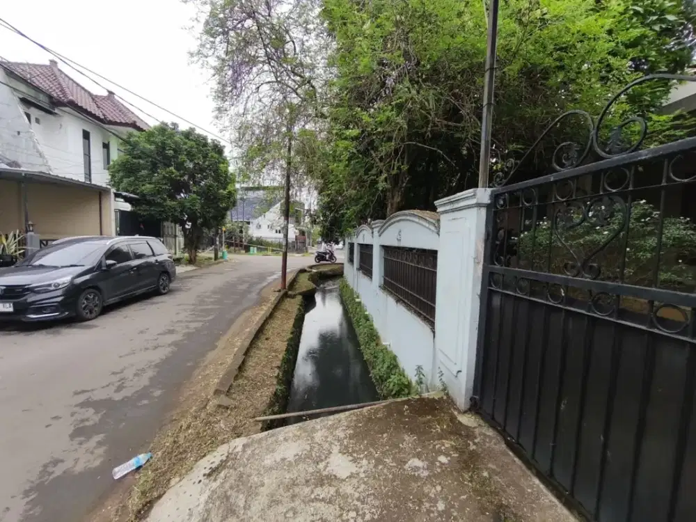 Dijual Rumah Tinggal Siap Huni Posisi hook  1,5 Lantai di Perumahan Villa Melati Mas Serpong Tangerang