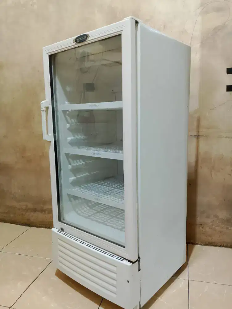 Di jual showcase pendingin minuman Merk Frigigate Normal Dingin