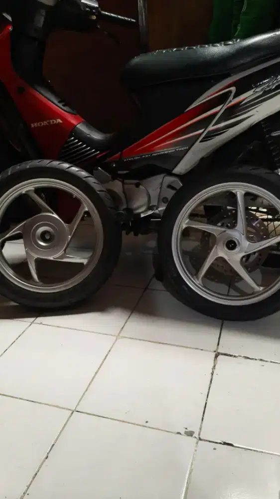 Di jual velg Vario kzr 125