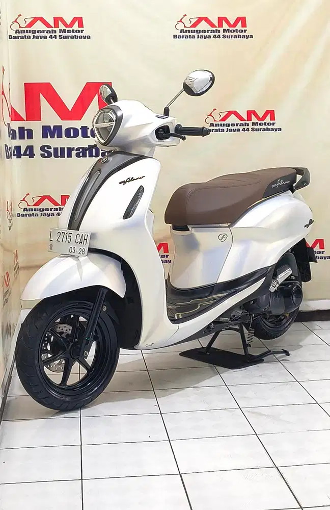 Yamaha grand filano Lux  125 tahun 2023 warna putih