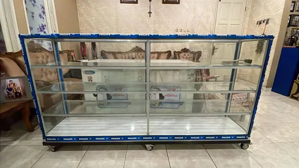 Etalase Besar 2 Meter Kaca