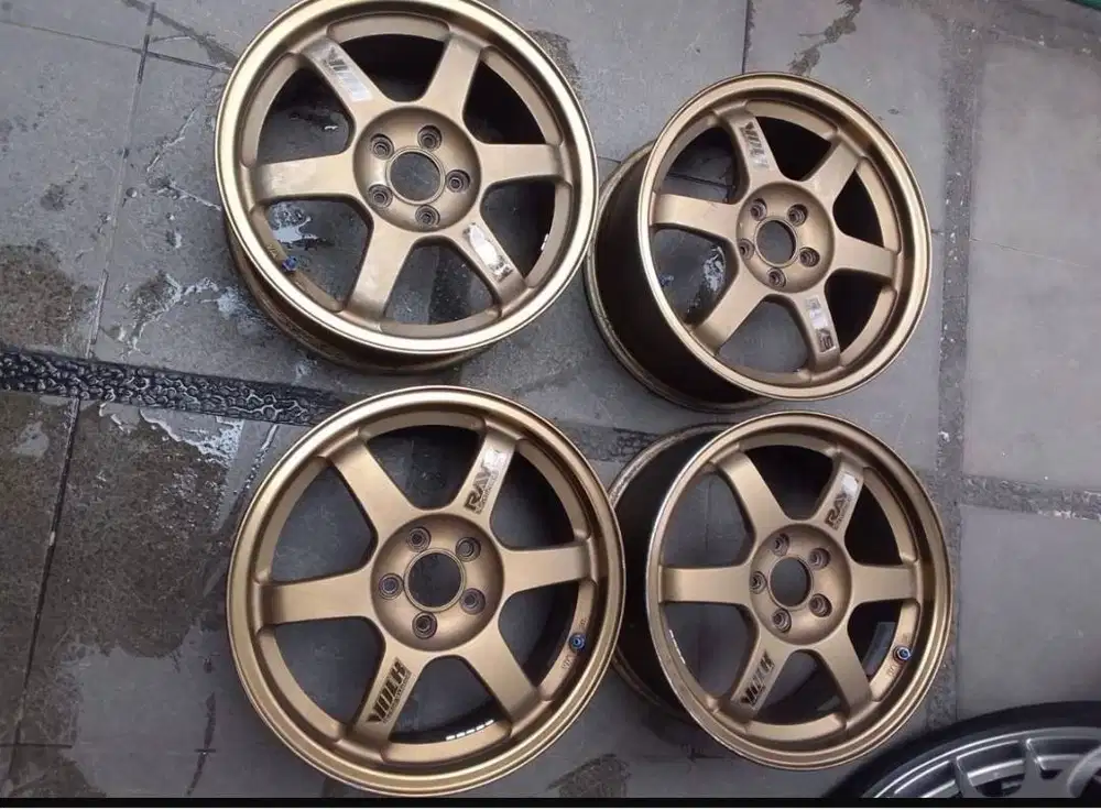 16x7 TE37 5x100